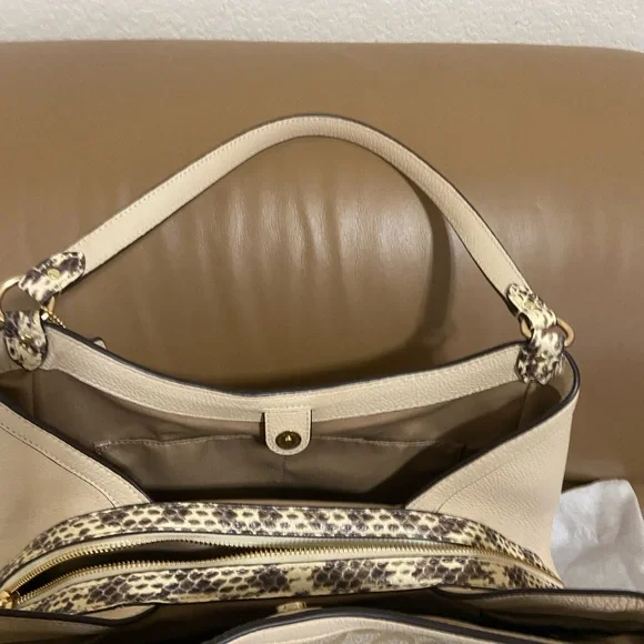 COACH Leather Bag - Picture 3 of 4